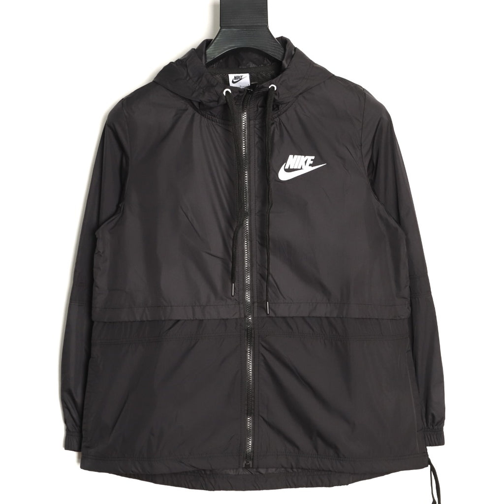 Nike Lightweight Outdoor Hooded Jacket – Black - front view